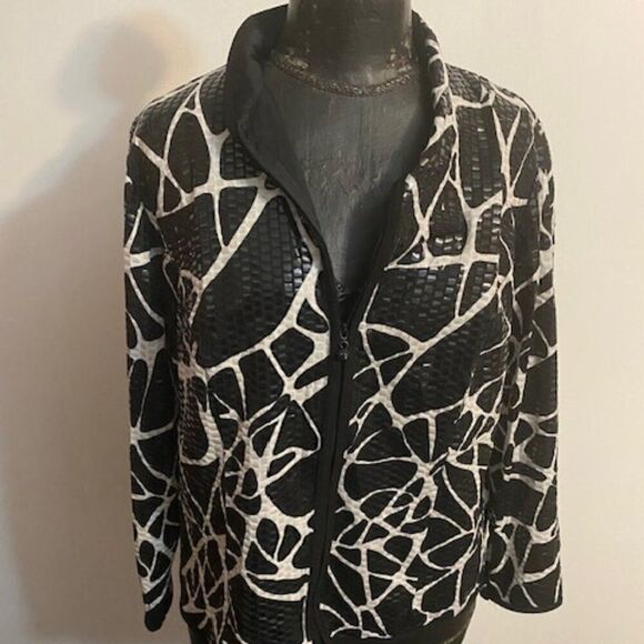 aDressing Woman Black/White Animal Print zip front shimmer jacket, size 14 - Picture 1 of 4